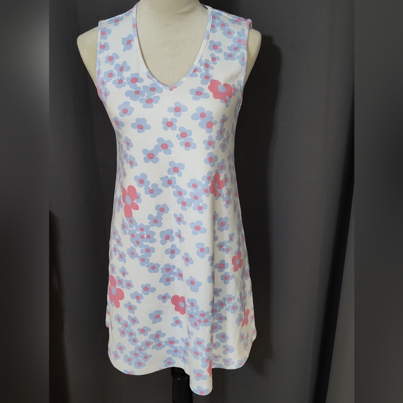 The Beaufort Bonnet Company Dresses & Skirts - The Beaufort bonnet co Women's Polly play dress Brentwood blooms xs